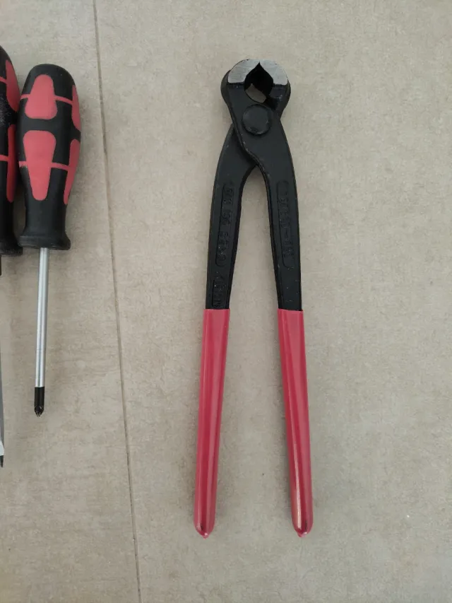 Set 7 destornilladores y 1 tenaza algunos nuevos
