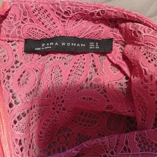 Vestido Zara rosa encaje
