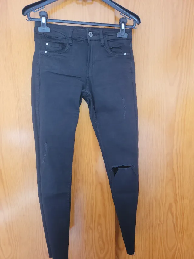 Jeans negros Bershka Talla 36