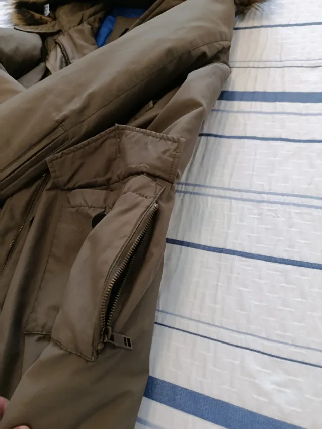 PLUMAS ZARA CON CAPUCHA