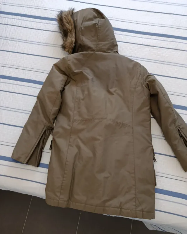 PLUMAS ZARA CON CAPUCHA