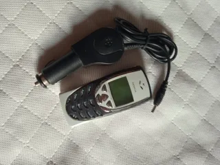 Teléfono Móvil Nokia con Cargador Coche