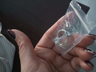 Anillo de plata con circonits y corazon