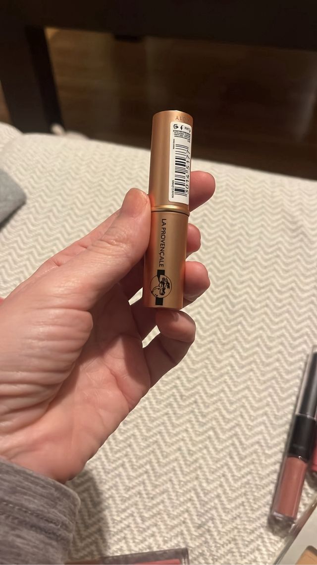 lote de maquillajes. precintados