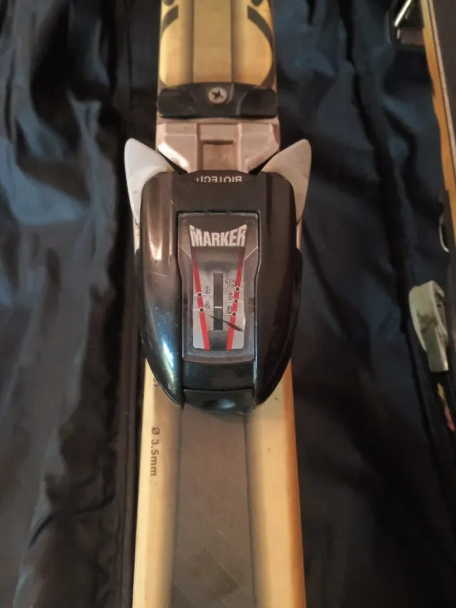 Esquís Carving Volkl Shape S25 1,80 mts.Con bolsa