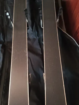 Esquís Carving Volkl Shape S25 1,80 mts.Con bolsa