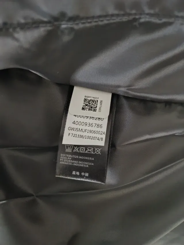 Chaqueta The North Face Negra y Blanca