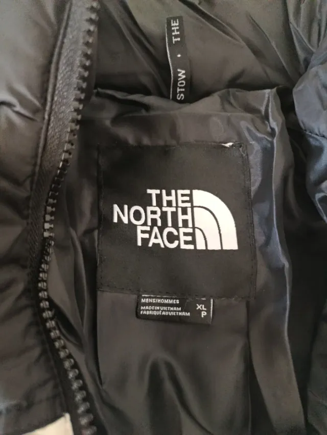 Chaqueta The North Face Negra y Blanca
