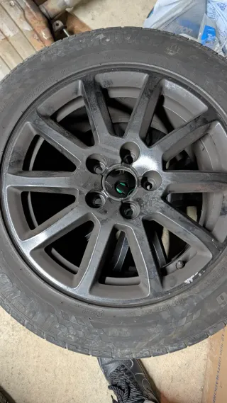 Llantas y Neumáticos