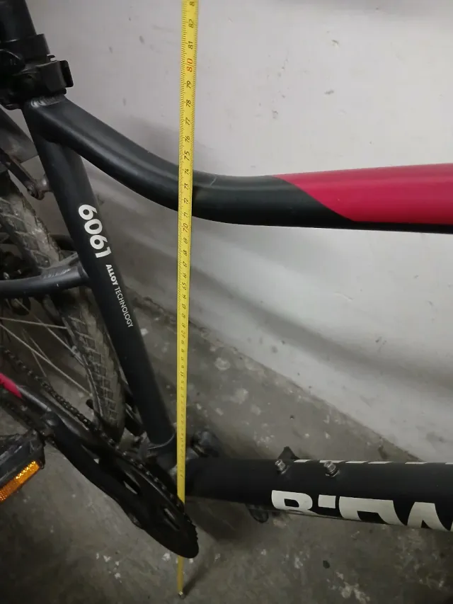 Bicicleta Paseo B'TWIN Negra y Roja