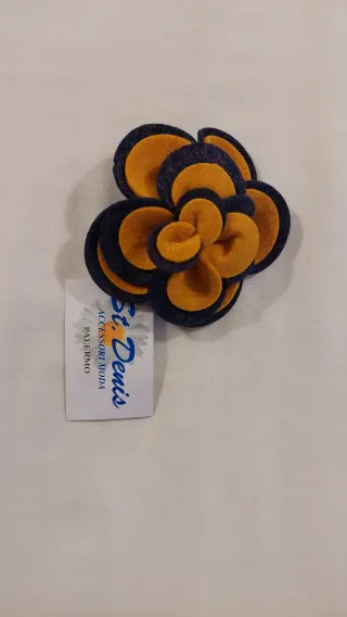 Spilla St. Denis fiore nero/arancio