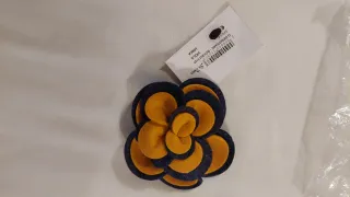 Spilla St. Denis fiore nero/arancio