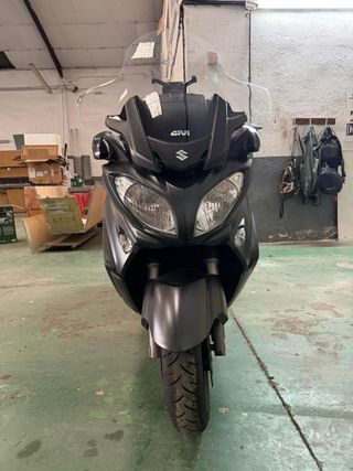 Suzuki Burgman 650 Executive