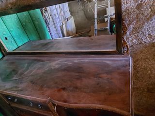 Armario vintage de madera y cristal