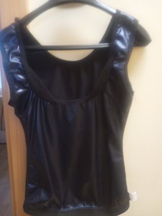 Camisa de tirantes negra