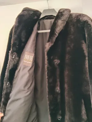 Abrigo Muton y Piel Negro Mujer