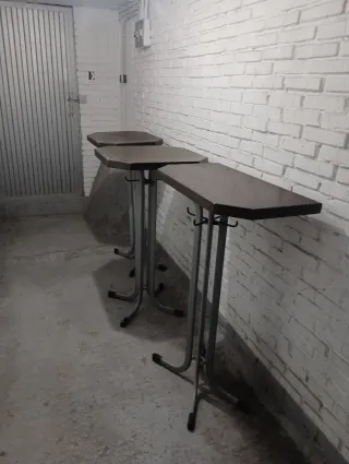 Mesas altas de bar de hierro