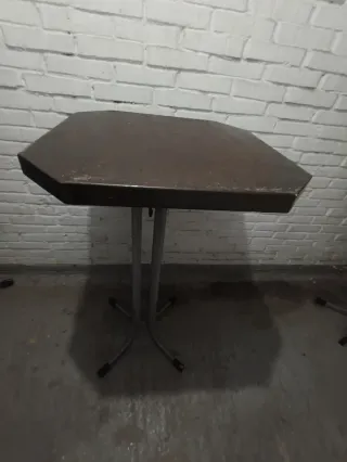 Mesas altas de bar de hierro