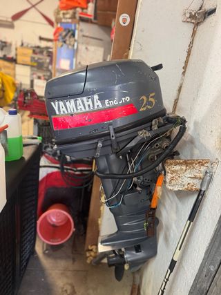 Motor fueraborda Yamaha Enduro 25 CV