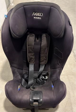 Silla Coche Axkid Wolmax Negra y cuña Axkid