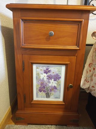 Cabecero de cama y mesillas