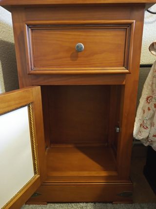 Cabecero de cama y mesillas