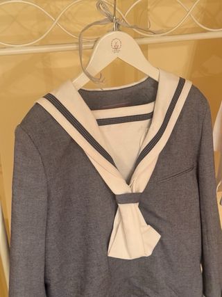 Vestidos y trajes de comunión