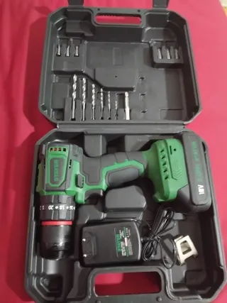 Taladro Stayer 18V con maletín y accesorios