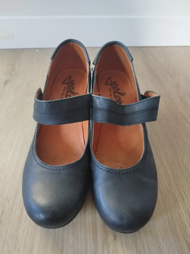 Zapatos de salón de piel negros