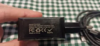 Caricabatterie rapido 25W, 2 ingressi (USB e tipo C)