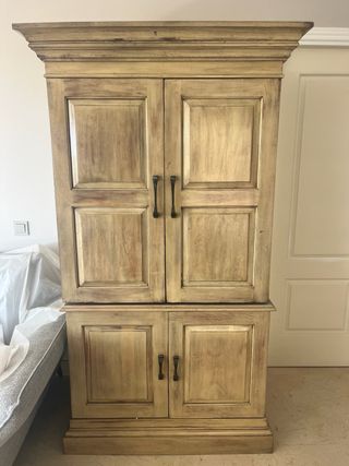 Armadio in legno stile rustico