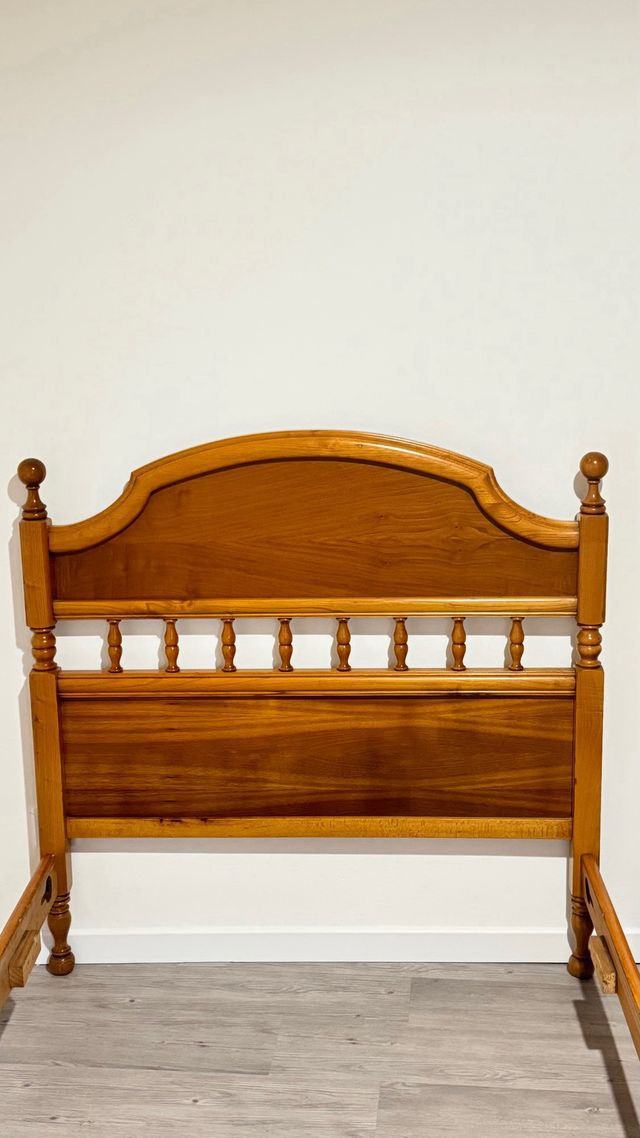 2 camas 1,05 y mesita de noche madera de teka