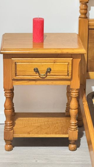 2 camas 1,05 y mesita de noche madera de teka