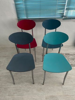 4 sillas colores