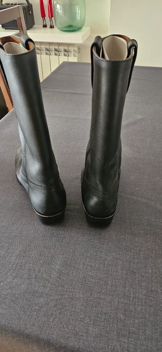 Botas de cuero Nieves Calero negras