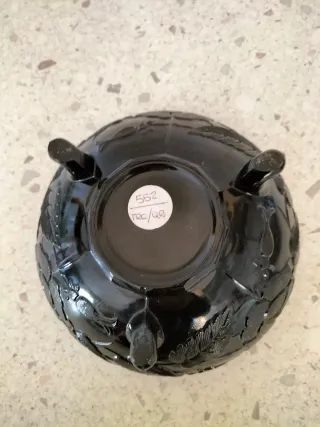 Centrotavola opaline nero con piedini