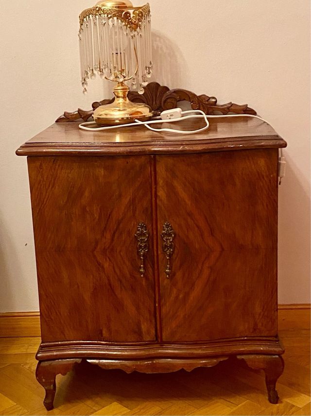 Mesitas antiguas de madera (2 unidades)