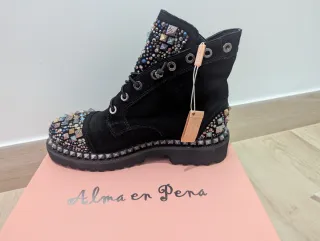 Botín Alma en Pena negro tachas