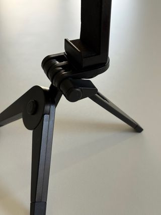 Tripod pieghevole slim e clip per smartphone