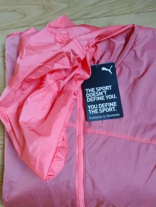 Giacca sportiva Puma in tessuto tecnico.