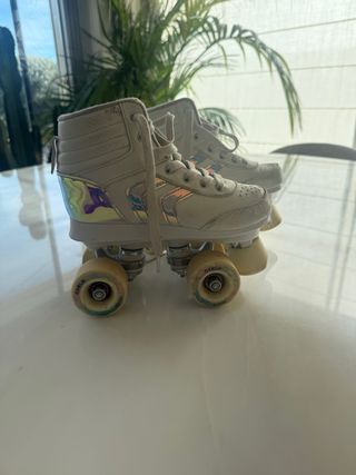 Patines de 4 ruedas blancos