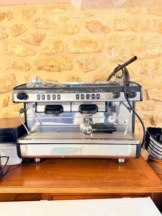 Cafetera La Cimbali M23 UP más 2 molinillos