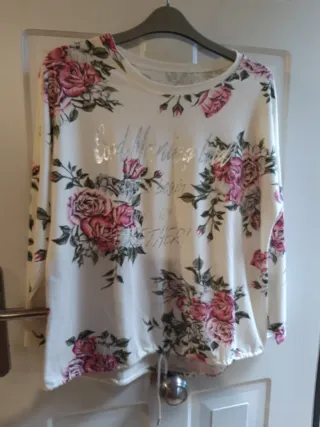 Camiseta fina estilo sudadera floral M