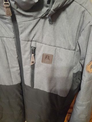 Chaqueta Boriken invierno gris y negra..