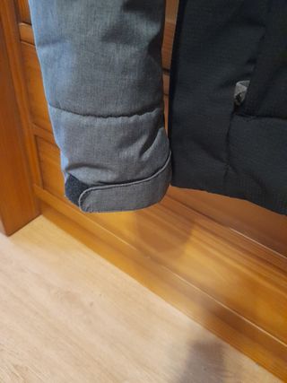 Chaqueta Boriken invierno gris y negra..