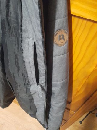 Chaqueta Boriken invierno gris y negra..