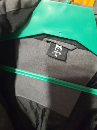 Chaqueta Boriken invierno gris y negra..