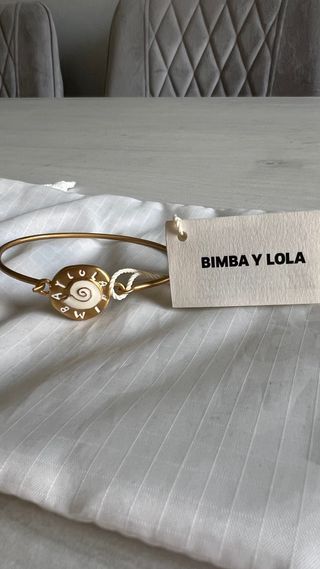 Pulsera Bimba y Lola dorada con blanco