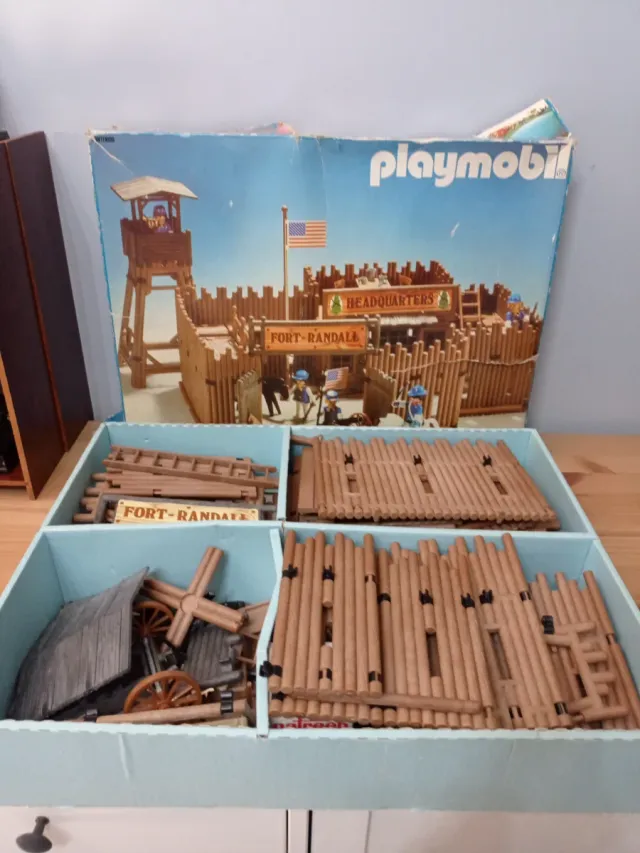 Playmobil Fort Randall Headquarters