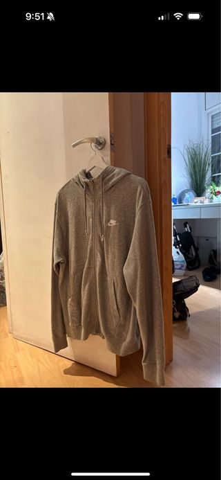 Sudadera Nike gris con cremallera